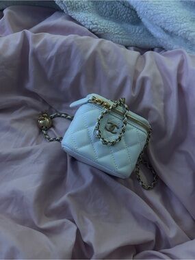 Chanel white quilted leather vanity case bag gold